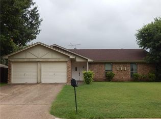 1812 Prince Dr, Benbrook, TX 76126