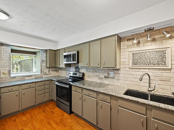 5th image of 500 Laketower Dr Unit 47