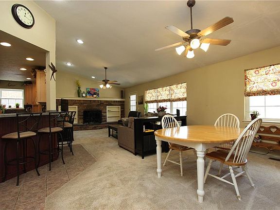 2nd image of 405 Elwood Dr