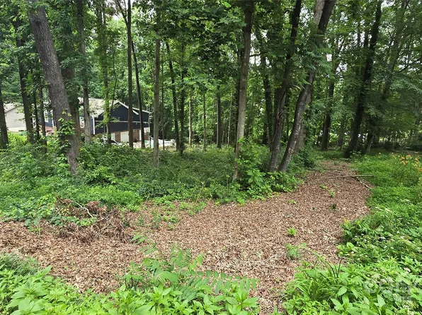 1520 Holly Ct NW, Lenoir, NC 28645