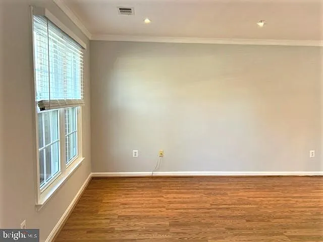 3 bed, 1.5 bath, 1120 sqft, $2,700 — Photo 4