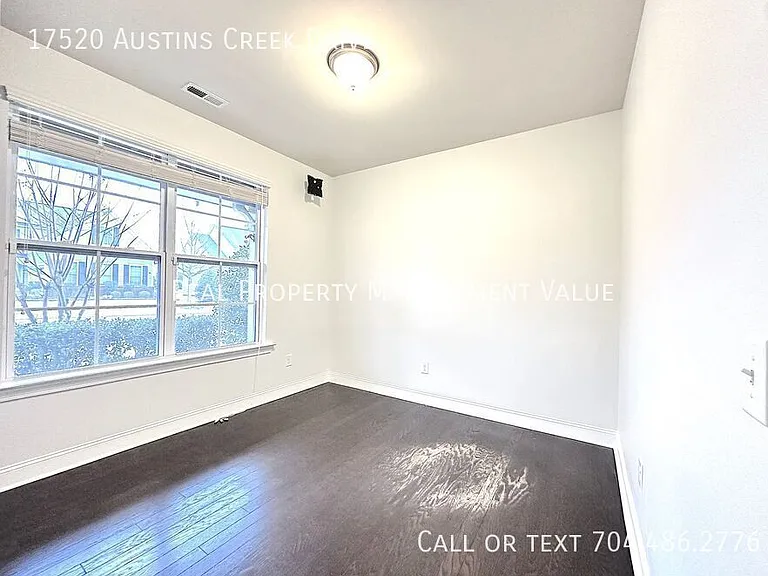 17520 Austins Creek Dr — Photo 12