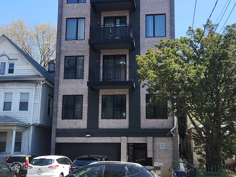 1541 New York Ave #6R — Photo 11