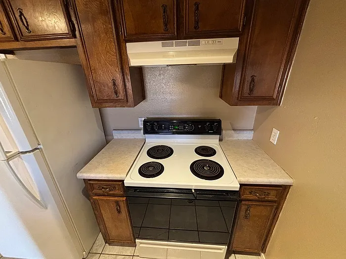 4805 Country Club Dr #B — Photo 8