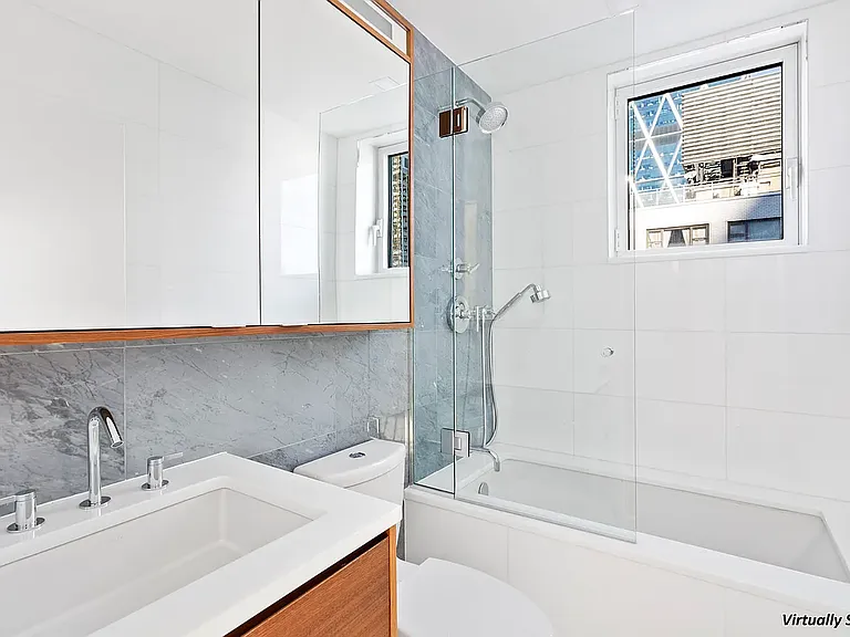 430 W 34th St #8CD — Photo 6