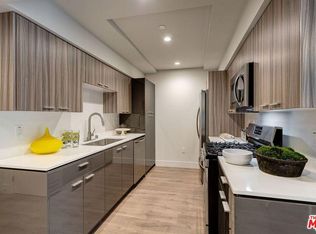 1306 N Orange Dr #PENTHOUSE 3, Los Angeles, CA 90028