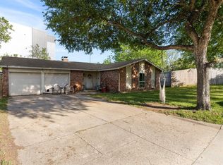 3721 French Wood Dr, Arlington, TX 76016