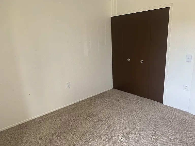 Windsor Place Apartments — Photo 130