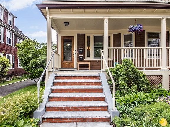 3rd image of 32 Commonwealth Rd #1