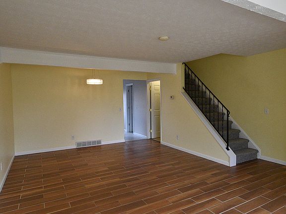 2nd image of 5813 Hallridge Cir
