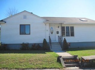 32 Randall St, Worcester, MA 01606