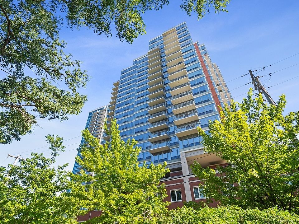 1st image of 1600 S Prairie Ave #1402
