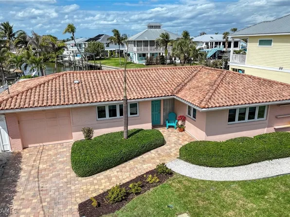 309 Madison Ct, Fort Myers Beach, FL 33931