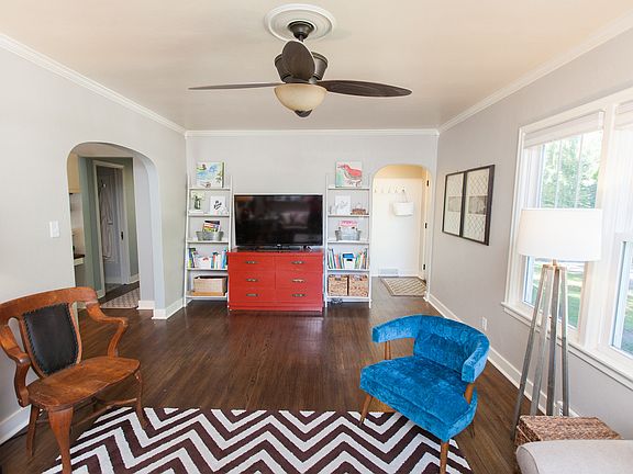 3rd image of 1604 Park Dr