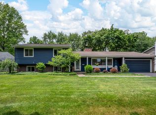 2793 Pickwick Dr, Columbus, OH 43221