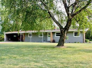 1076 Arrowhead Dr, Burton, MI 48509