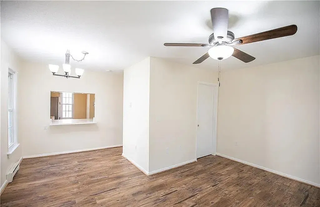 2 bed, 1.5 bath, 1472 sqft, $2,400 — Photo 4