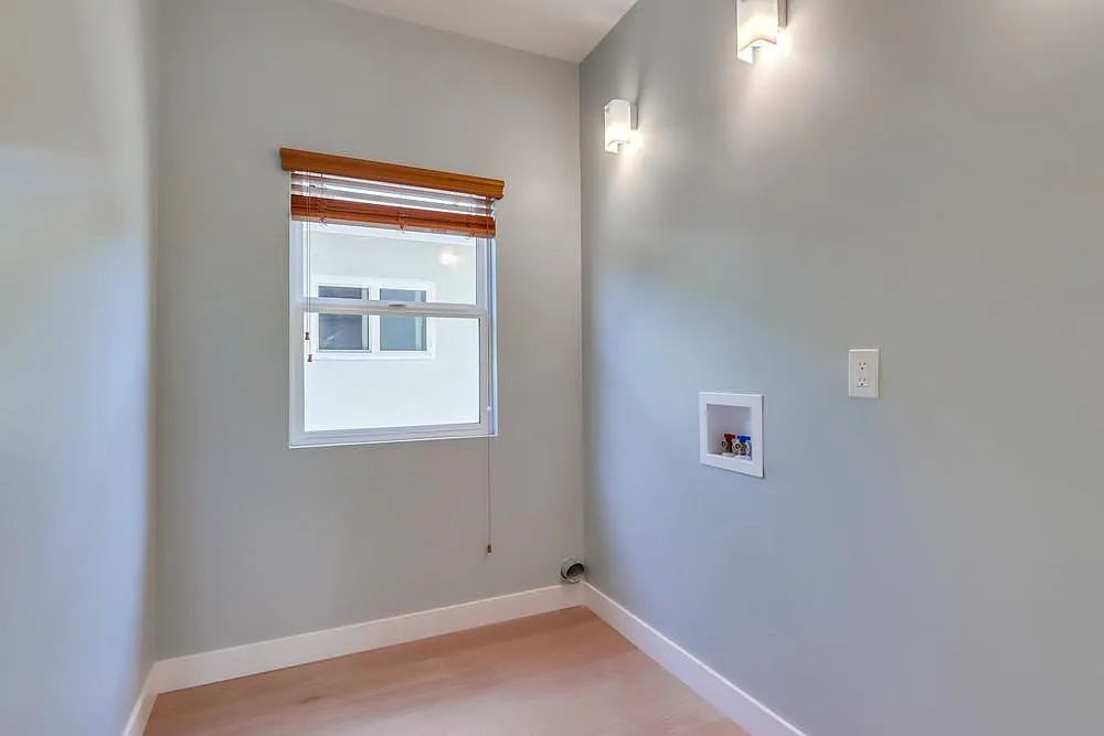 Building Photo - 3336 Altadena Ave