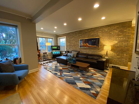 5th image of 3910 W Byron St #1E