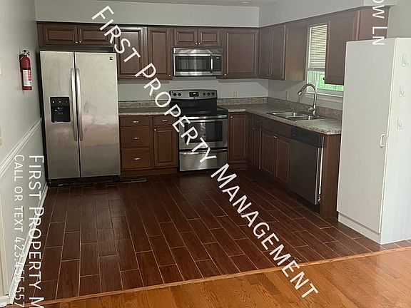 3rd image of 223 Sparrow Ln