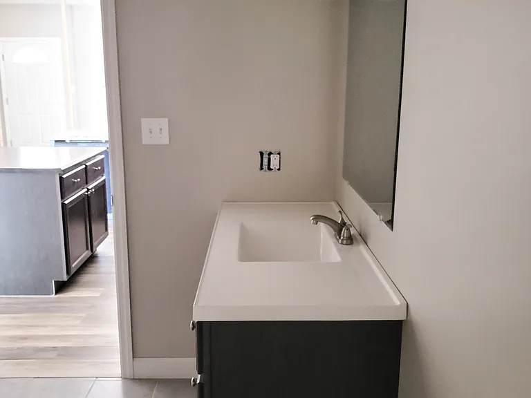 567 Dupont Rd #10 — Photo 4