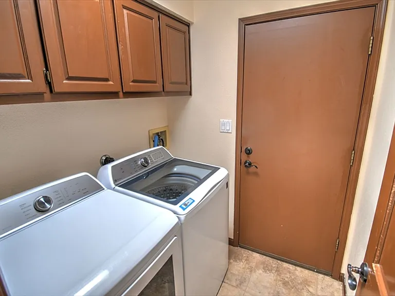9010 Flushing Meadows Dr NE — Photo 14