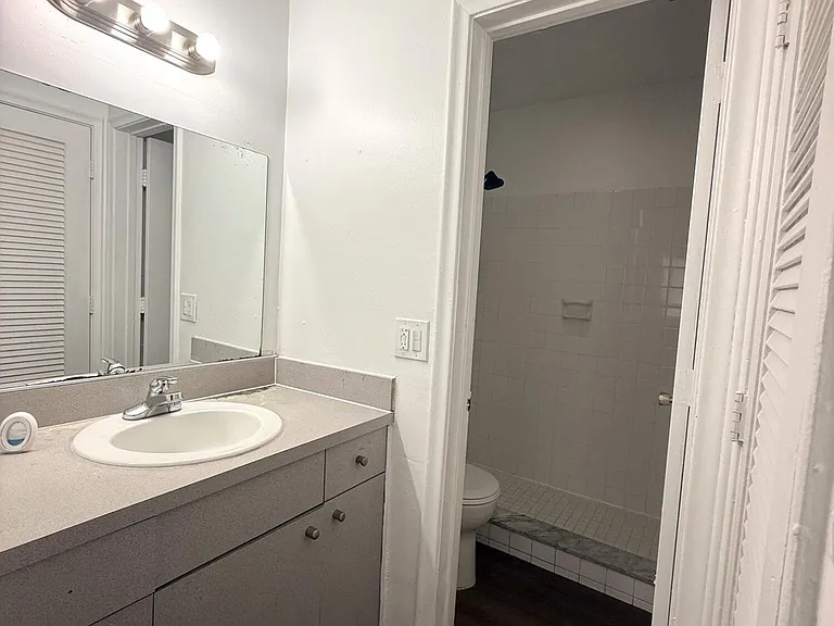 4001 NW 31st Ave #4 — Photo 21