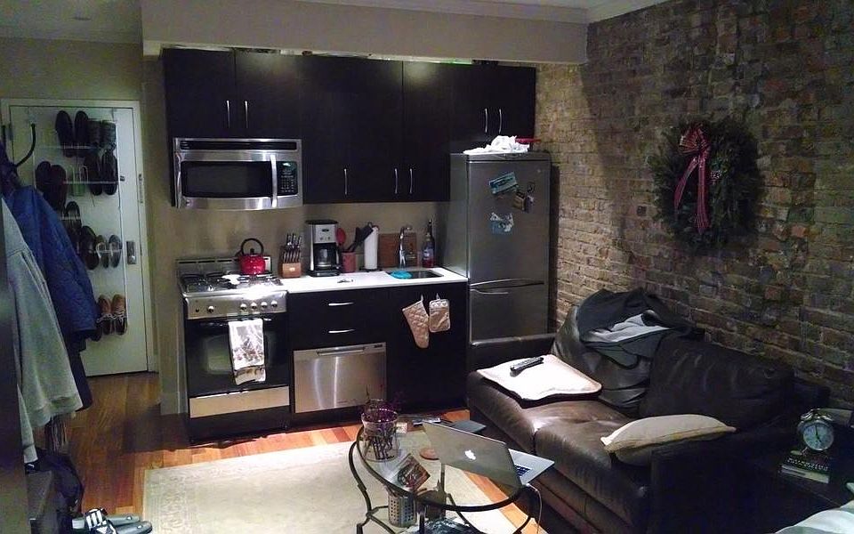 1st image of 124 E 4th St Frnt B