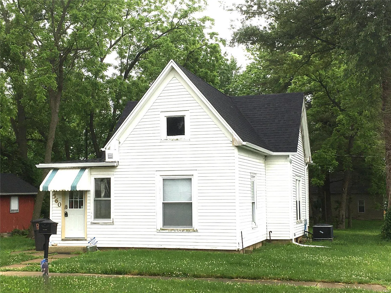 560 Alice Ave photo 1
