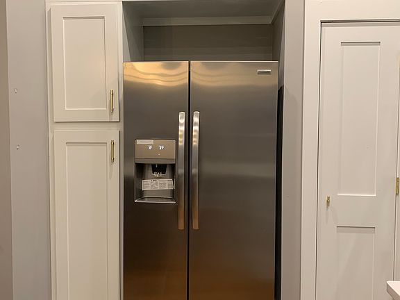5th image of 2517 N Dewey Ave