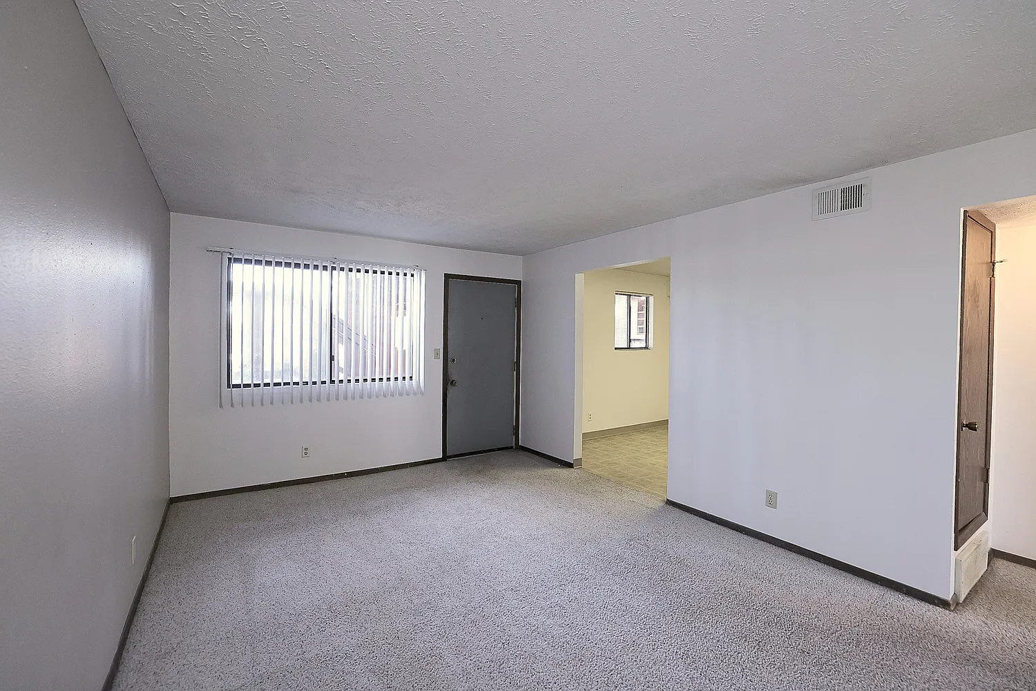 2 bed, 708 sqft, $799 — Photo 1