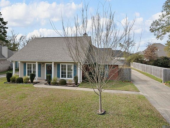 2nd image of 30863 Meadow Wood Blvd