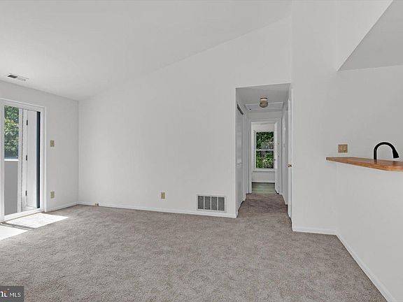 4th image of 79 Pheasant Meadow Dr