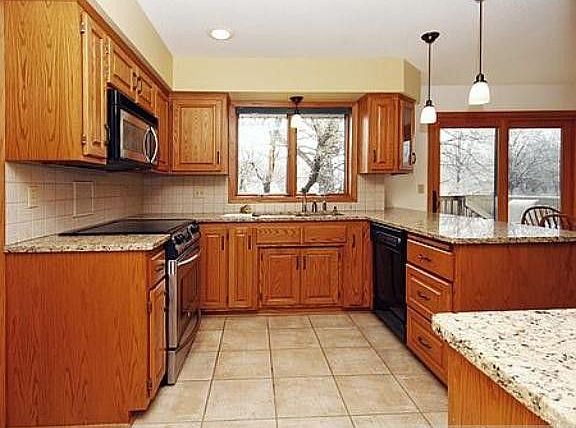 5th image of 2821 Lake Diane Ct