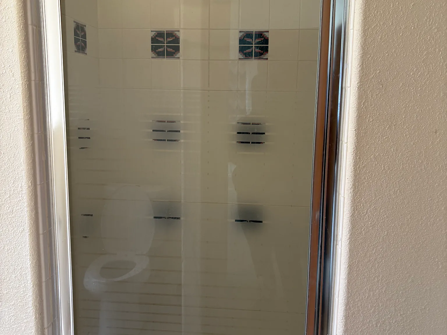3 bed, 2300 sqft, $2,800 — Photo 3