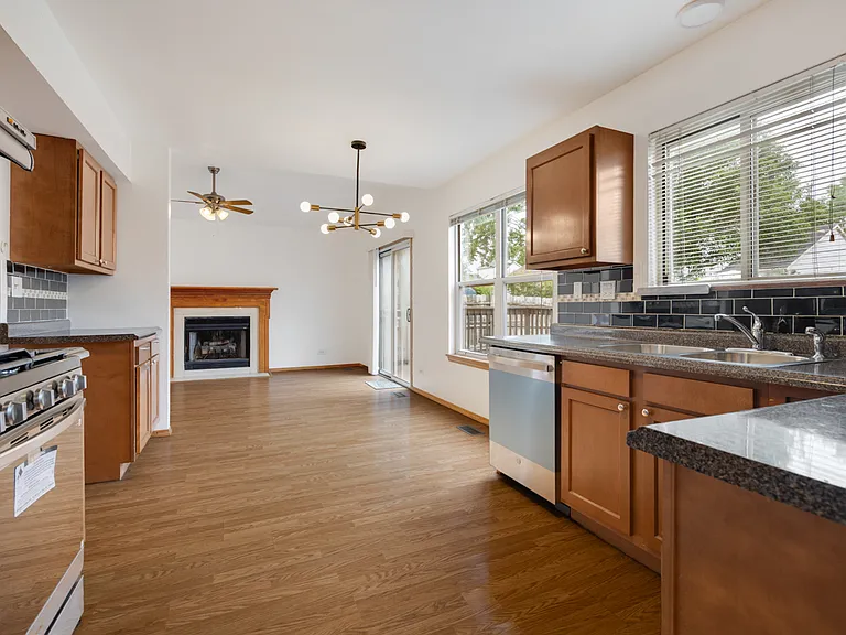 1127 Ashbrook Dr — Photo 11