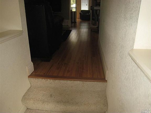 4th image of 133 West St
