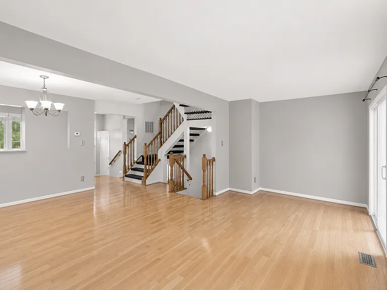 703 Herndon Woods Ct — Photo 9