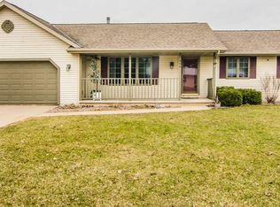 496 Superior Rd, Green Bay, WI 54311