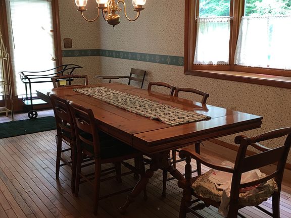 2nd image of 3479 Woodville Dr