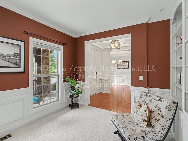 10644 Euclid Ave NW — Photo 7