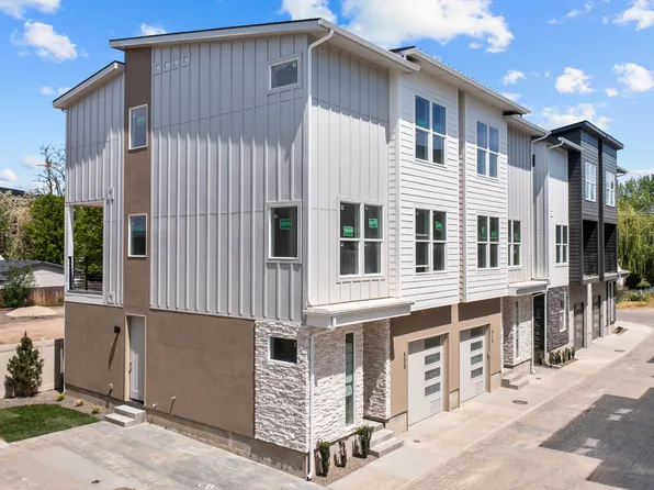 516 E Violets Cove Ln, Garden City, ID 83714