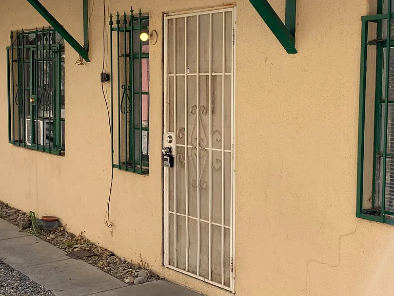 Updated 1 Bedroom in the Heart of Edo — Photo 41