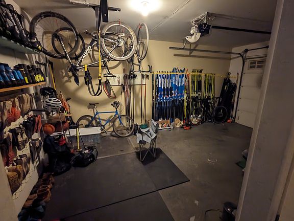 4th image of 144 Droulliard Ave