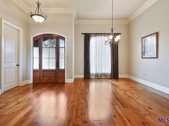 3rd image of 195 S Club Ave