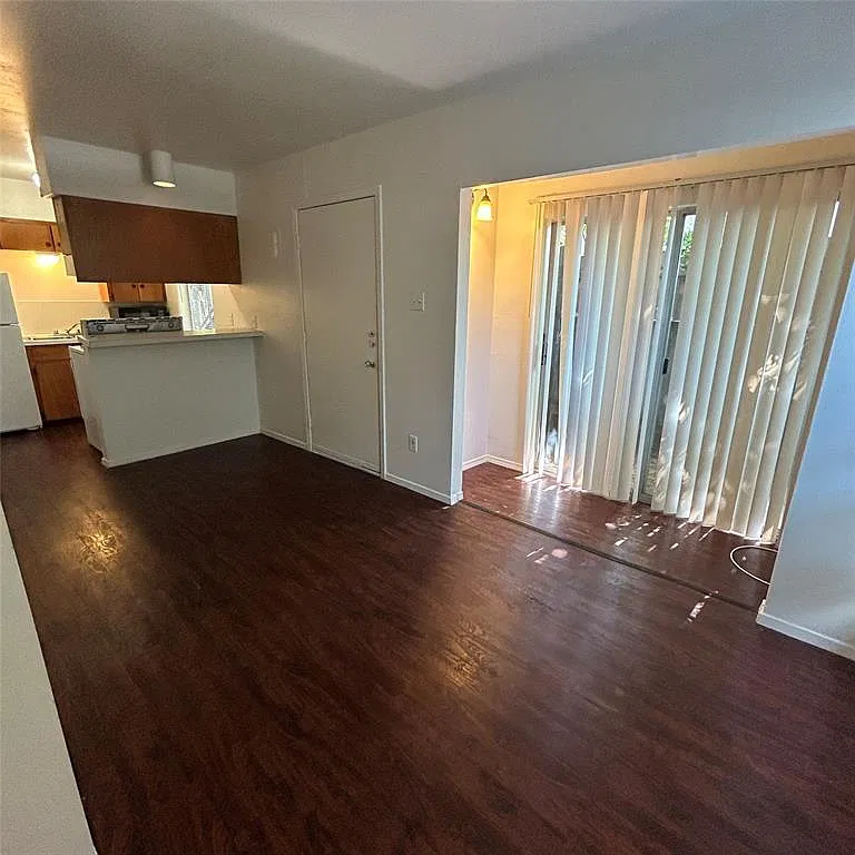 1 bed, 450 sqft, $1,000 — Photo 4