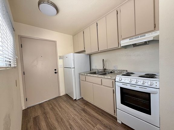 3rd image of 3028 Howard Ave APT F