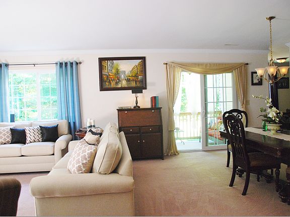 2nd image of 85 Oakbrook Cmns