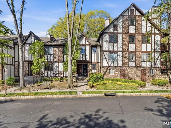 3711 Mark Twain Way, Mahwah, NJ 07430