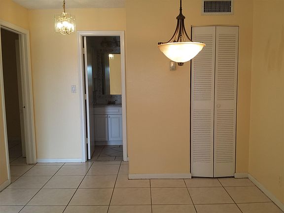 4th image of 3006 NW 4th Ave APT 2-132